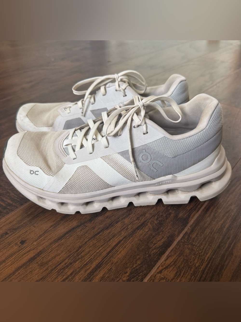 ON Women's 8 Cloudrunner Sneakers, White/Frost